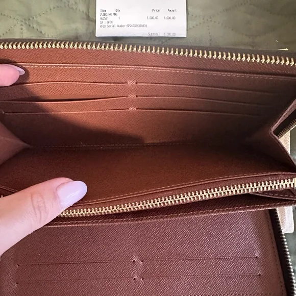 Louis Vuitton Monogram Zippy Organizer Wallet - Picture 9 of 15